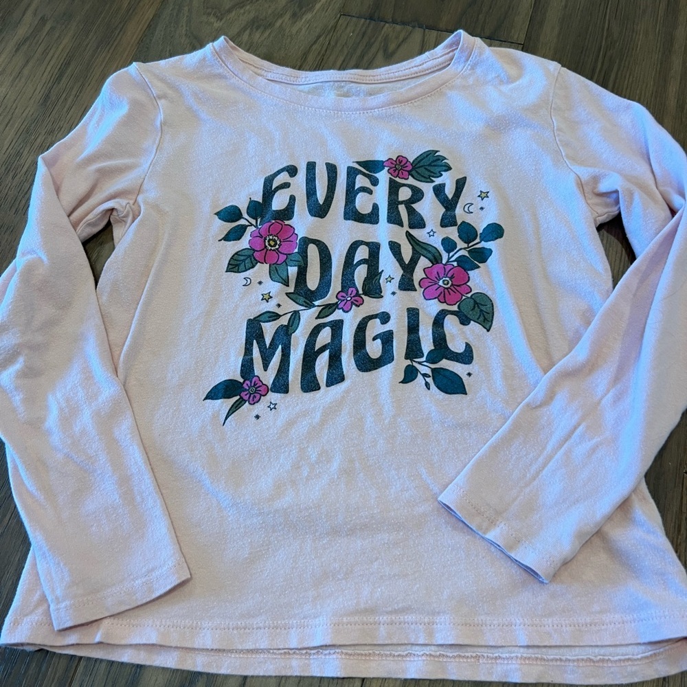 Old Navy Long-Sleeve Graphic Tee for Girls M 8